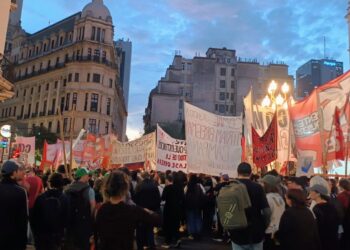 La marcha de la bronca. AMEXI foto Cortesía especial