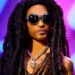 Lenny Kravitz ya tiene su propia muñeca y recrea hasta sus tatuajes