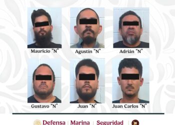 Los detenidos en el operativo de Puerto Peñasco. AMEXI Foto