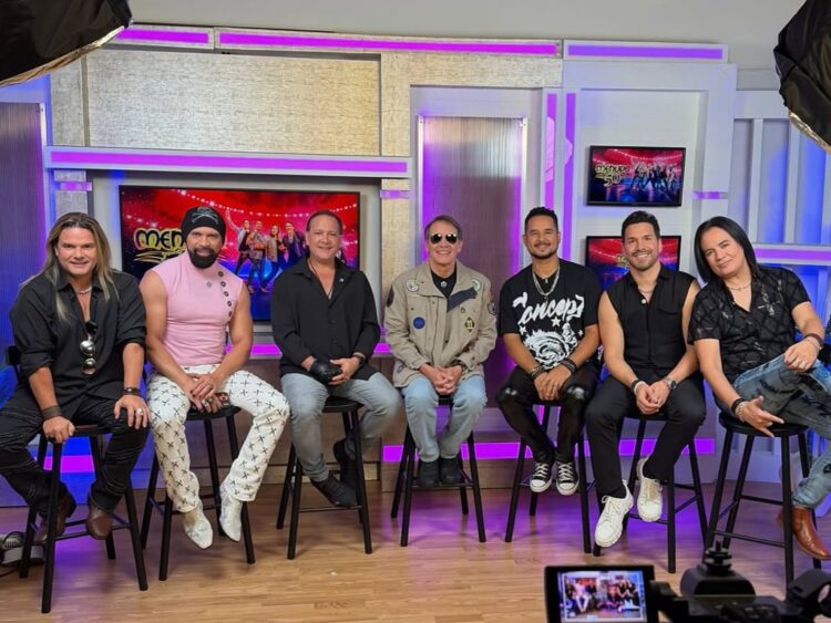 René Farrait, Roy Rosselló, Raymond Acevedo, Sergio Blass, Ralphy Rodríguez, Rubén Gómez y Robert Avellanet volverán a los escenarios para celebrar los 50 años de Menudo. | AMEXI/FOTO: IG @menudo_official