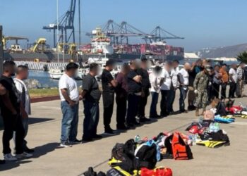 45 mexicanos que eran llevados de manera ilegal a EU, detenidos por la Semar.