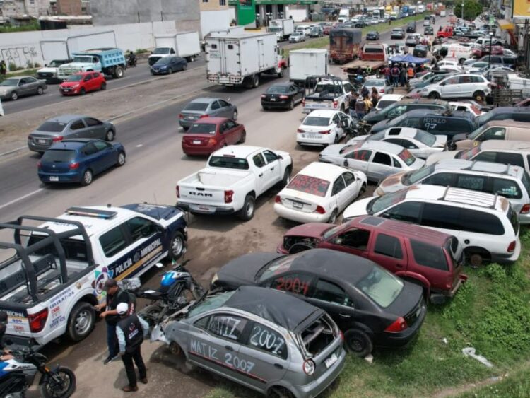 más de 200 vehículos viejos