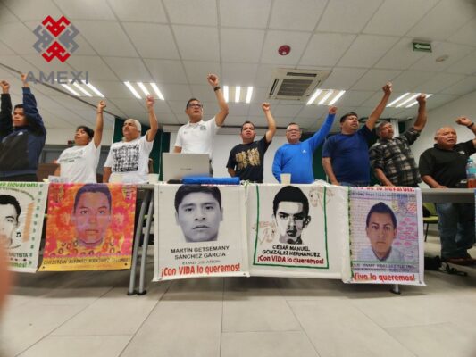 En reunión con diferentes organizaciones y sindicatos del país, los padres de los 43, denunciaron retrocesos en el caso Ayotzinapa y anunciaron jornada de movilizaciones