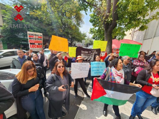 Profesores de las secciones 9, 10, 11 y 60, protestan en la SEP para exigir solución a sus demadas