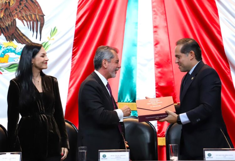 Secretaría de Hacienda recorta crecimiento en Paquete Económico 2027