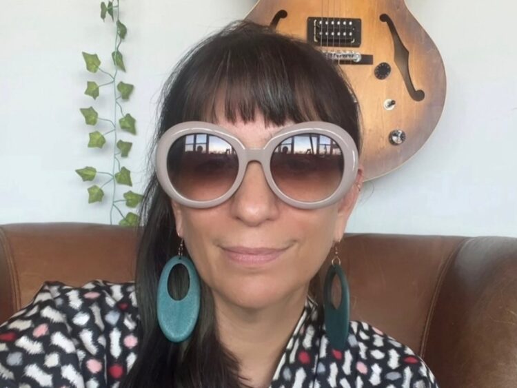 Sofía Rei presentará “Antónima” en el Lunario, un álbum que reúne voces de mujeres latinoamericanas y explora nuevas raíces sonoras. | AMEXI/FOTO: IG @sofiarei.music
