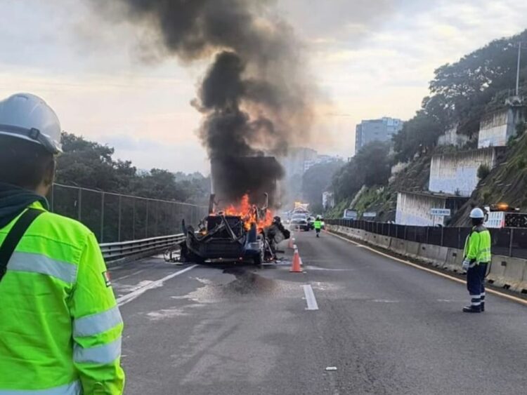 incendio de tráiler