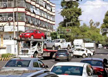 Hoy No Circula martes 8. Vehículos circulan sobre el Eje 6 Sur de la Ciudad de México. AMEXI