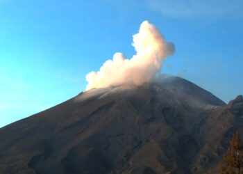 El Popocatépetl mantiene emisiones de vapor y gases hacia el noroeste | AMEXI/FOTO: Cenapred