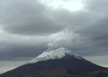 Popocatépetl registra una exhalación de baja intensidad con emisión de vapor y gases volcánicos.