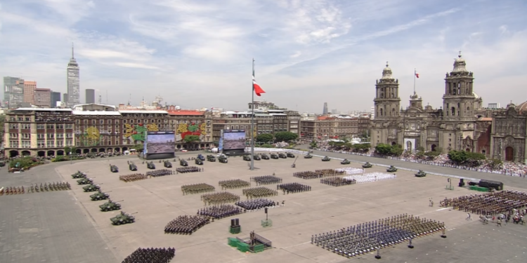 Fotogalería: Desfile Cívico-Militar por el 216 aniversario de la Independencia: sobrevuelo histórico y blindados nacionales
