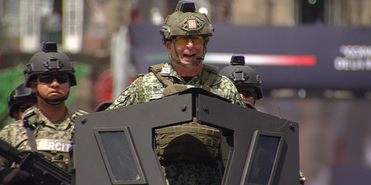 Desfile Cívico-Militar por el 216 aniversario de la Independencia: sobrevuelo histórico y blindados nacionales