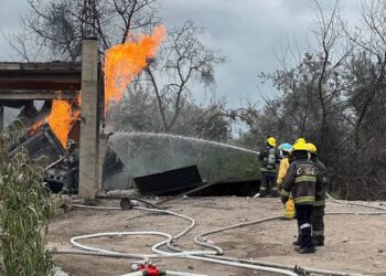 Explosión de pipas en Tepeaca, Puebla; evacúan escuelas y hospital