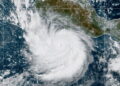Huracán Polo vuelve a categoría 5; alertas activas en el Pacífico mexicano