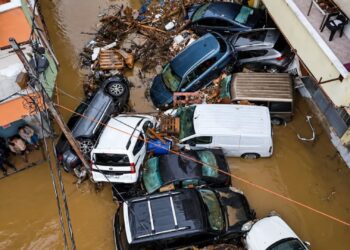 La ciudad de Estambul sufre las peores inundaciones en 80 años.