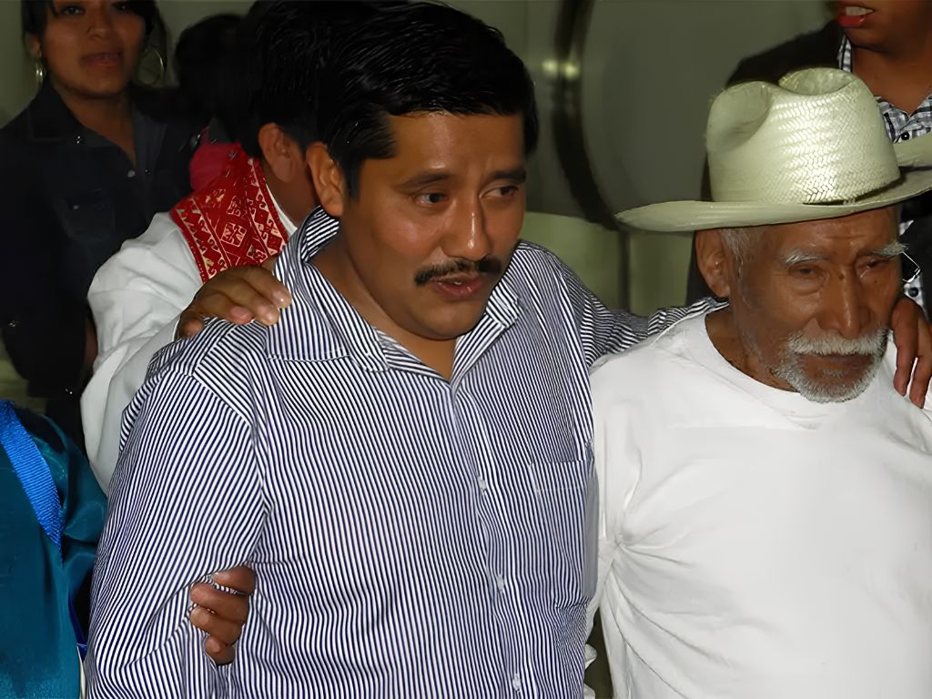 Alberto Patishtán, tras recuperar su libertad en 2013, durante su regreso a Chiapas. 