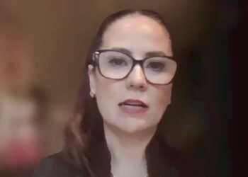 Gabriela Siller explica las perspectivas de crecimiento de la economía mexicana para 2026 durante una videoconferencia de Grupo Financiero BASE.
