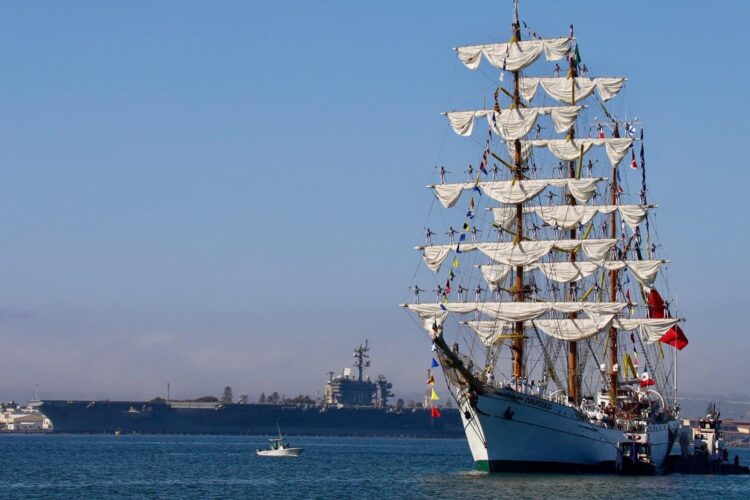 Buque Escuela Cuauhtémoc llega a San Diego, California, con 281 tripulantes