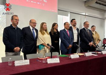 Representantes de CONDUSEF y asociaciones financieras participan en la Semana Nacional de Educación Financiera.