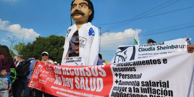 Trabajadores sindicalizados del IMSS regresan a las calles