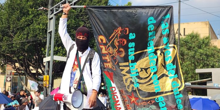 Trabajadores sindicalizados del IMSS regresan a las calles