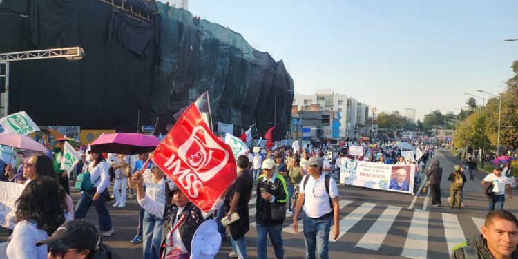 Trabajadores sindicalizados del IMSS regresan a las calles