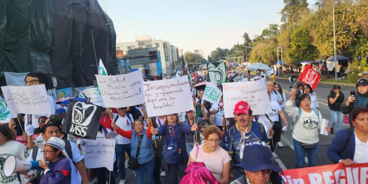 Trabajadores sindicalizados del IMSS regresan a las calles