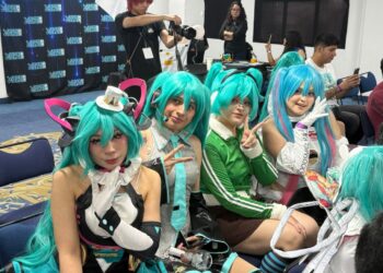 Figuras y cosplayers durante la primera edición de Yokai MX Expo en Expo Reforma, Ciudad de México, evento dedicado a la cultura japonesa, el anime, el manga y las criaturas sobrenaturales del folclore japonés.
