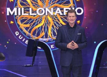 Enrique de la Madrid durante la conducción de “¿Quién quiere ser millonario?”, programa de concursos que entrega hasta un millón de pesos.