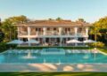 Mansión que perteneció a Juan Gabriel en Southwest Ranches, Florida, puesta a la venta por 38.9 millones de dólares.