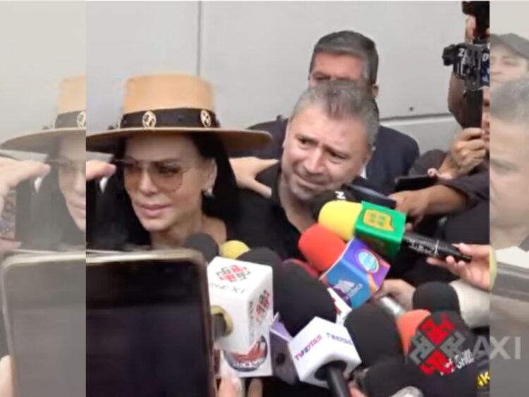 Maribel sale de la Fiscalía tras dar continuidad a la denuncia para investigar las circunstancias de la muerte de su hijo Julián.