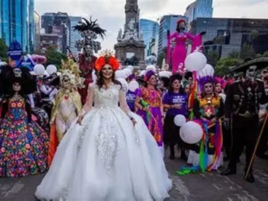 El Desfile de las Catrinas 2026 llegará a Paseo de la Reforma el 25 de octubre con maquillajes, disfraces y personajes inspirados en el Día de Muertos.