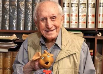 Peppino Mazzullo, actor y doblajista italiano reconocido por dar voz a Topo Gigio, personaje infantil creado por Maria Perego.
