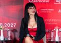Susana Zabaleta habla ante medios sobre Zabaleta Sinfónica y su apoyo a la educación de trabajadores de la construcción.