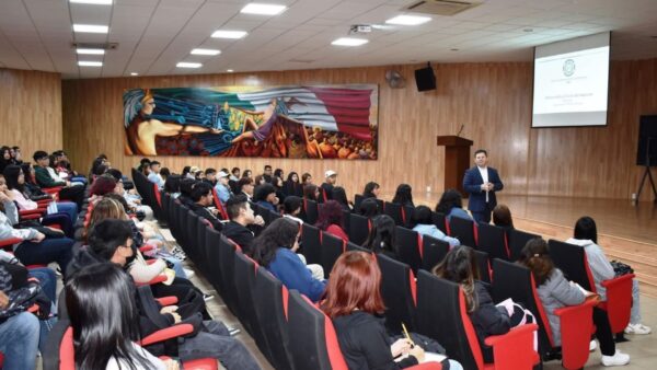 Preocupación de estudiantes por perdidas de clases y obstáculos para titularse