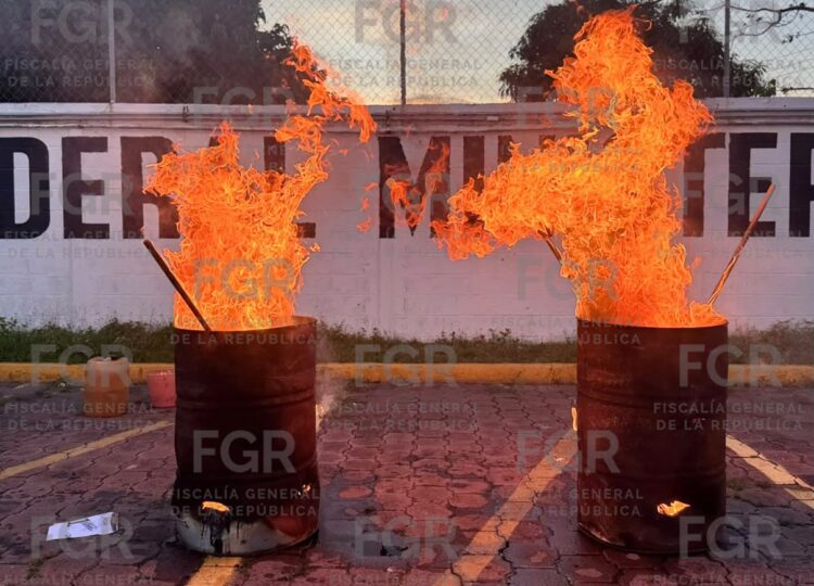 FGR destruye cinco toneladas de objetos del delito en Veracruz