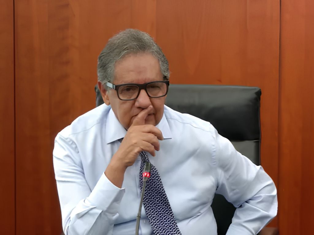 El senador Higinio Martínez habla de las entregas pendientes de la medalla Belisario Domínguez.