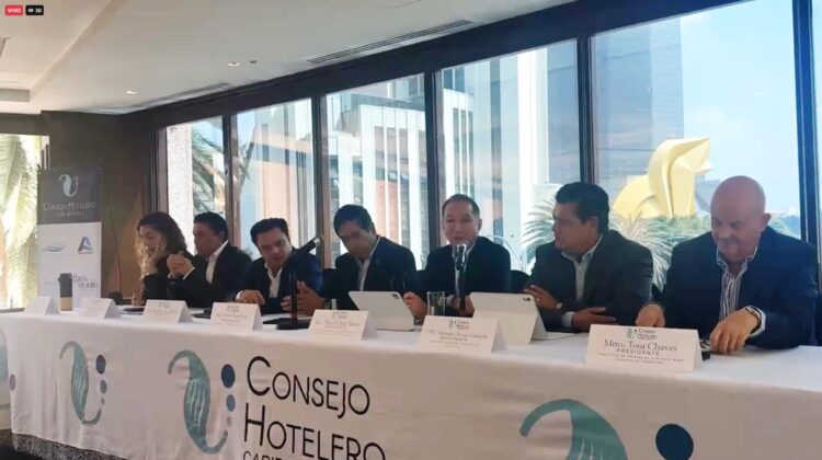 Representantes del sector hotelero durante un llamado para reconsiderar el aumento del DNR y fortalecer la promoción turística de México.