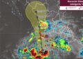 Mapa de la trayectoria del huracán Simon en el océano Pacífico, con su desplazamiento previsto frente a las costas de México.