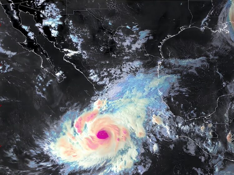 Imagen del Huracán Simón, que se ha intensificado y alcanzó ya la categoría 3 en la escala Saffir Simpson. AMEXI/Foto: Conagua