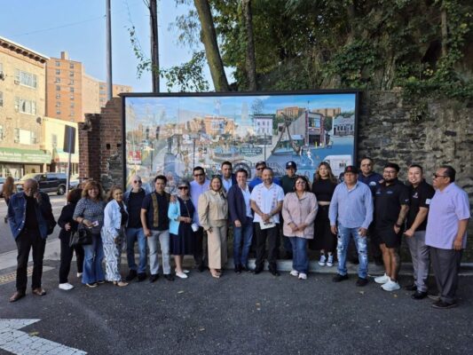 Inauguración del mural de Jorge Flores Manjarrez en Nueva York. AMEXI Foto cortesíaa Manjarrez