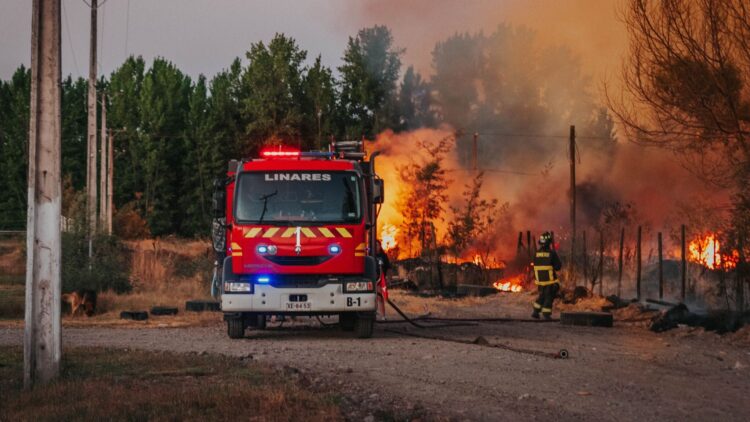 Bomberos atienden incendio cerca de de una gasera en Cuautitlán Izaclli