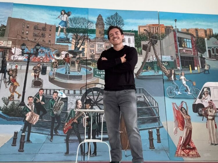Jorge Flores Manjarrez al inaugurar su mural en Nueva York.