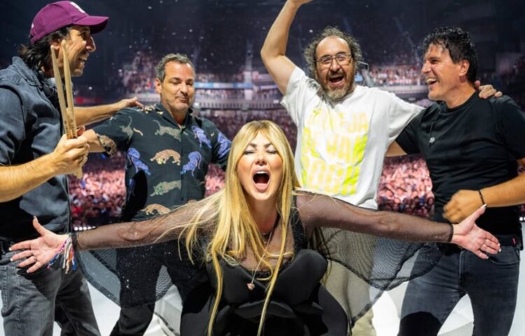 Amaia Montero y los integrantes de La Oreja de Van Gogh