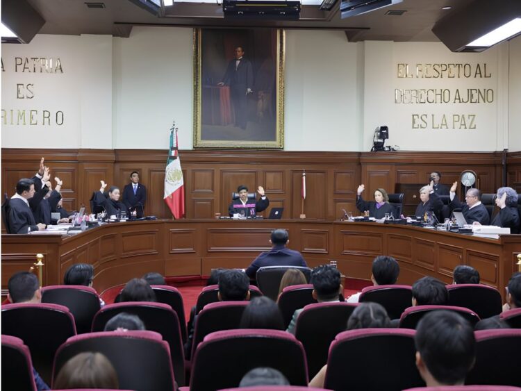 El pleno de la SCJN aprueba validar la prohibición de la venta de comida chatarra en las escuelas.