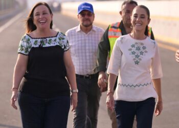 La gobernadora Rocío Nahle y la presidenta Claudia Sheinbaum recorren el distribuidor vial Veracruz.