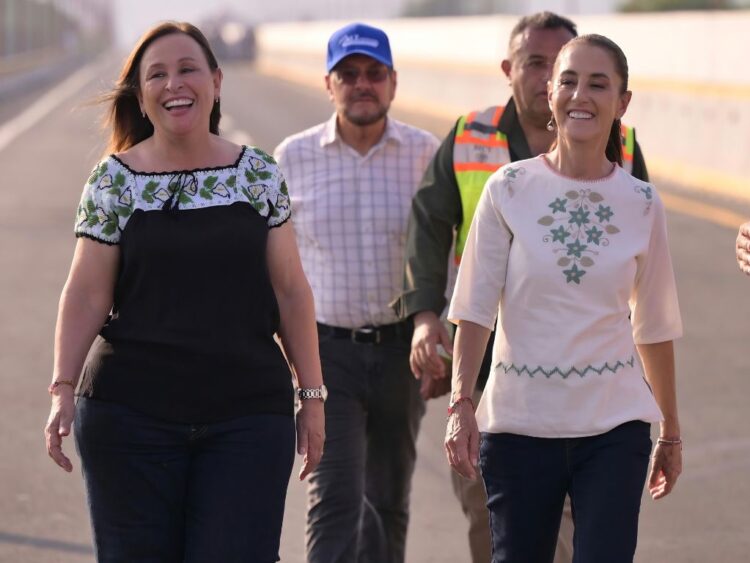 La gobernadora Rocío Nahle y la presidenta Claudia Sheinbaum recorren el distribuidor vial Veracruz.