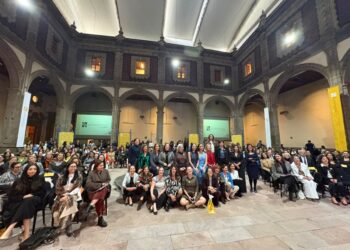 Presentación de Las Economistas, red de mujeres especialistas en economía durante un encuentro en el MIDE de Ciudad de México.