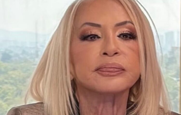 Fotografía de la conductora peruana Laura Bozzo, quien fue hospitalizada de emergencia en Acapulco y posteriormente trasladada a un centro médico de la Ciudad de México para continuar con su atención y recuperación.