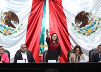 Leticia Ramírez Amaya, comparece en la Cámara de Diputados. Niega que los programas sociales se utilicen con fines electorales.
